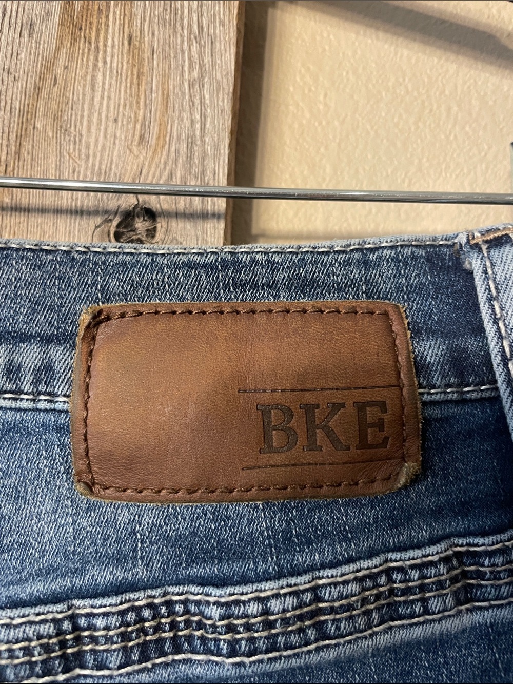 NWOT BKE Men's Faded Blue Straight Jeans 32x30 - Picture 6 of 7